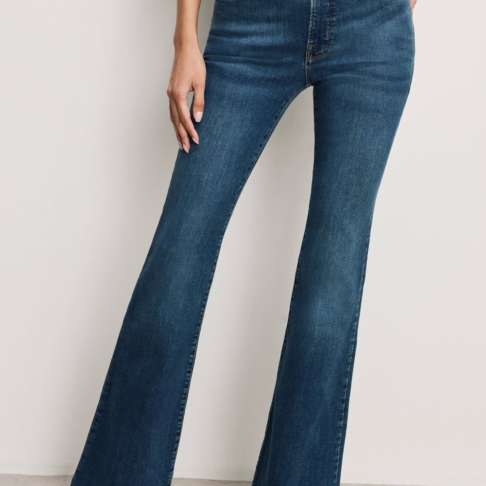 BNWT! GOOD AMERICAN, GOOD LEGS FLARE JEANS SZ. 14 - Picture 2 of 7